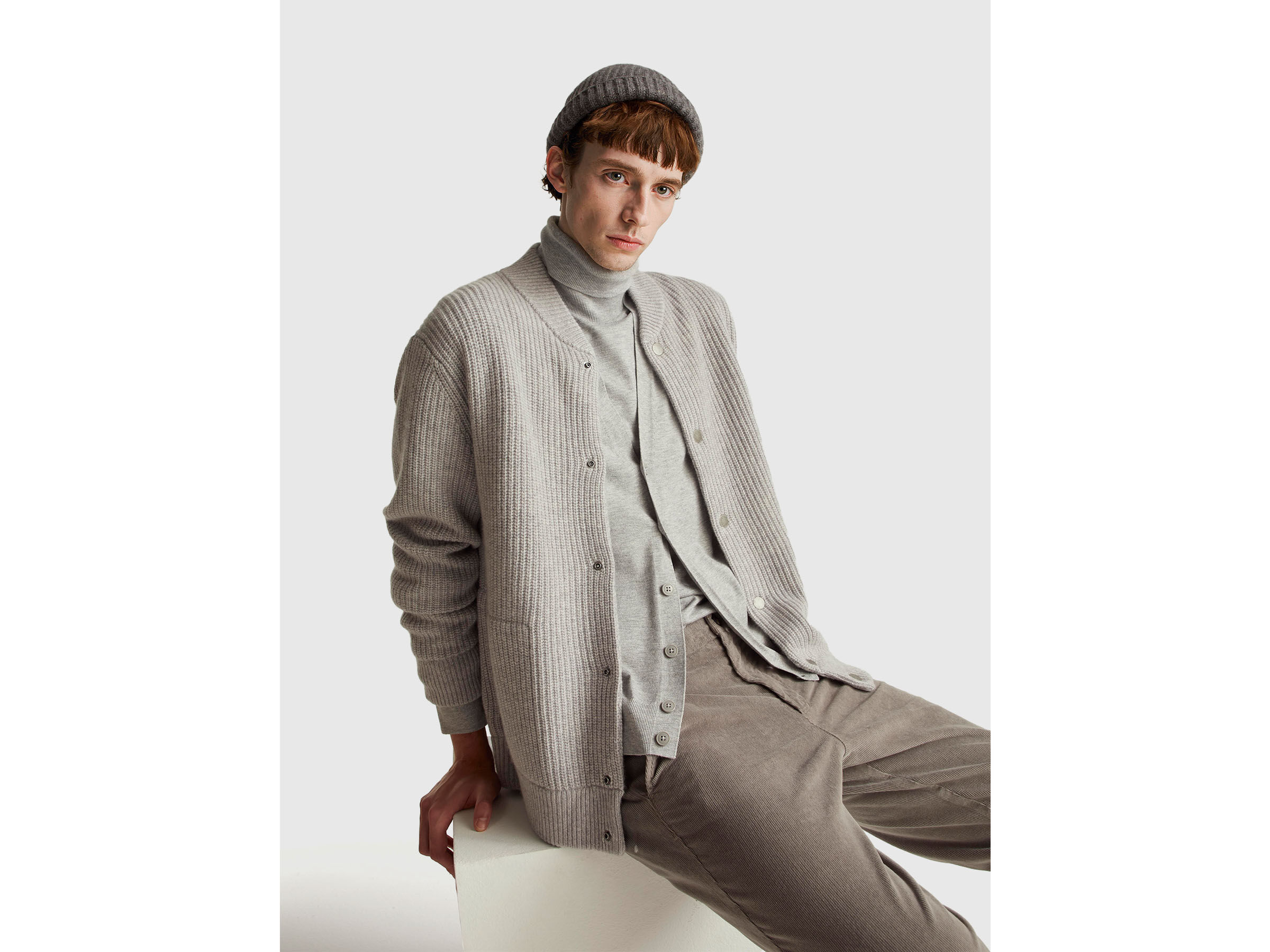 S/L V NECK SWEATER Men image number 3